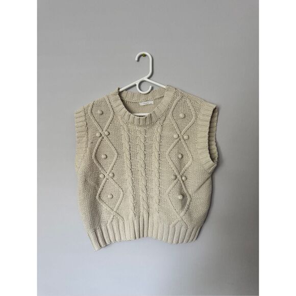 Lovely by Korea cream white sweater vest size medium   no size tag but fits to b - Picture 1 of 3